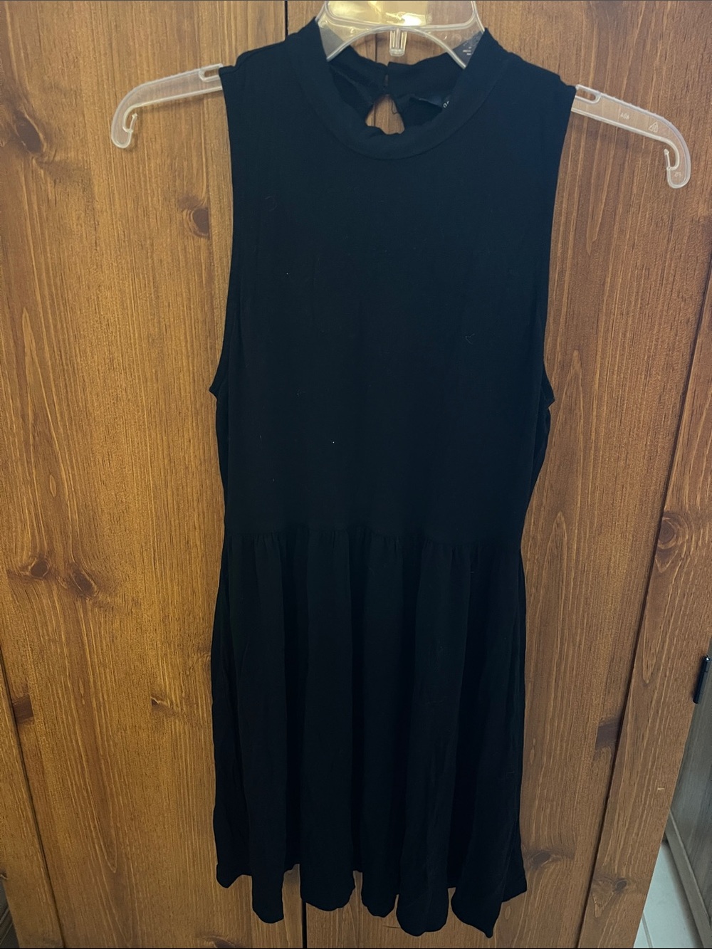 Forever 21 Black Sleeveless Fit & Flare Keyhole Dress